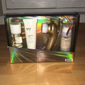 No7 Deluxe Cleanse Collection NWT